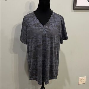 Amaryllis Women's Black Camouflage V-Neck Tee